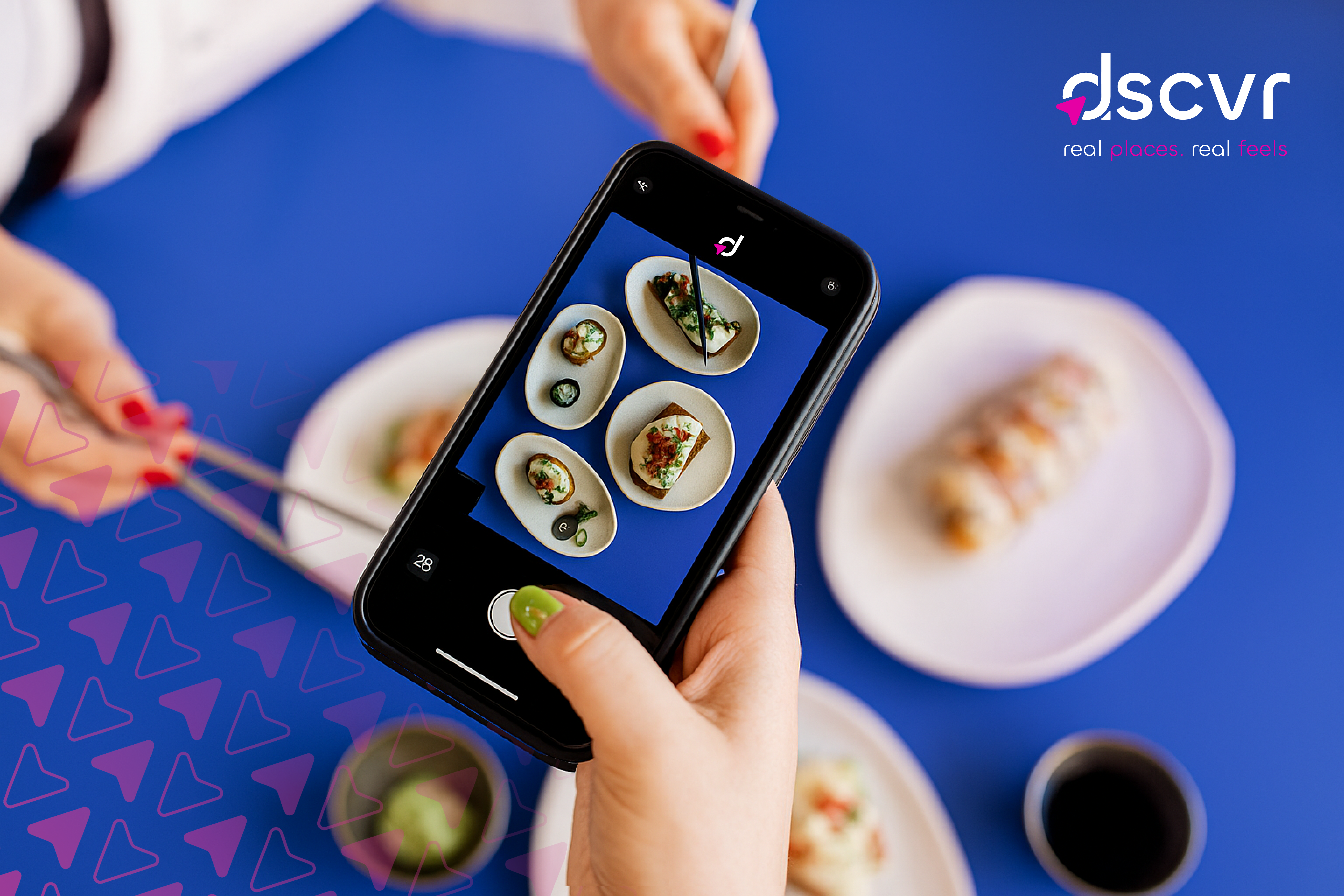 Person using dscvr app to photograph food at a restaurant